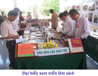Triển lãm sách, hình ảnh chào mừng Đại hội Đại biểu các dân tộc thiểu số Việt Nam thành phố Cần Thơ lần I năm 2010