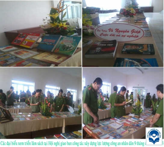 Ảnh: Các đại biểu xem triển lãm sách tại Hội nghị Giao ban công tác xây dựng lực lượng Công an nhân dân 9 tháng đầu năm 2013.