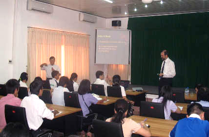 Nói chuyện chuyên đề “Ngày độc lập của nước Mỹ” tại Thư viện TP. Cần Thơ