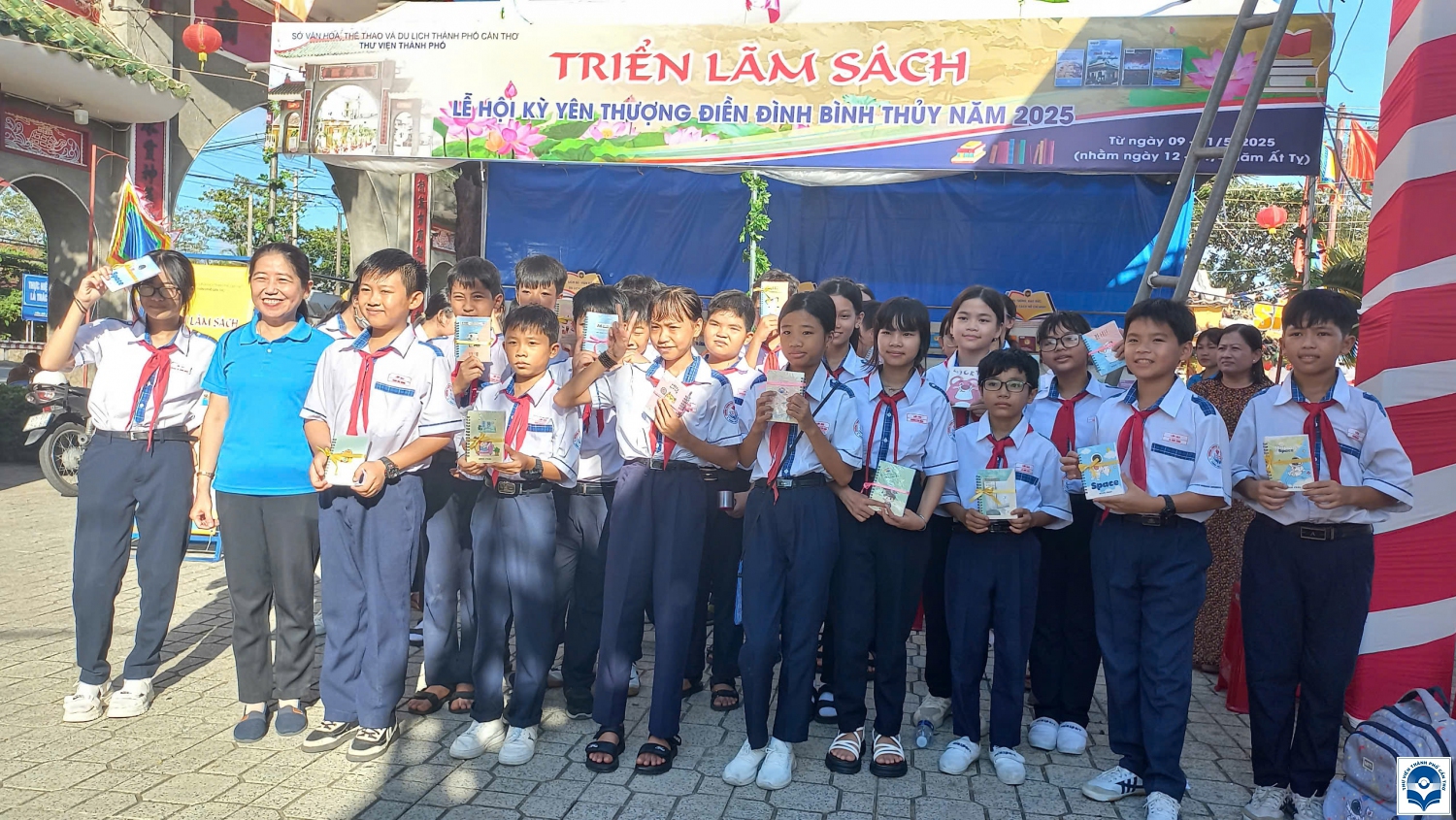 Thư viện thành phố triển lãm sách Lễ Kỳ Yên Thượng Điền Đình Bình Thủy